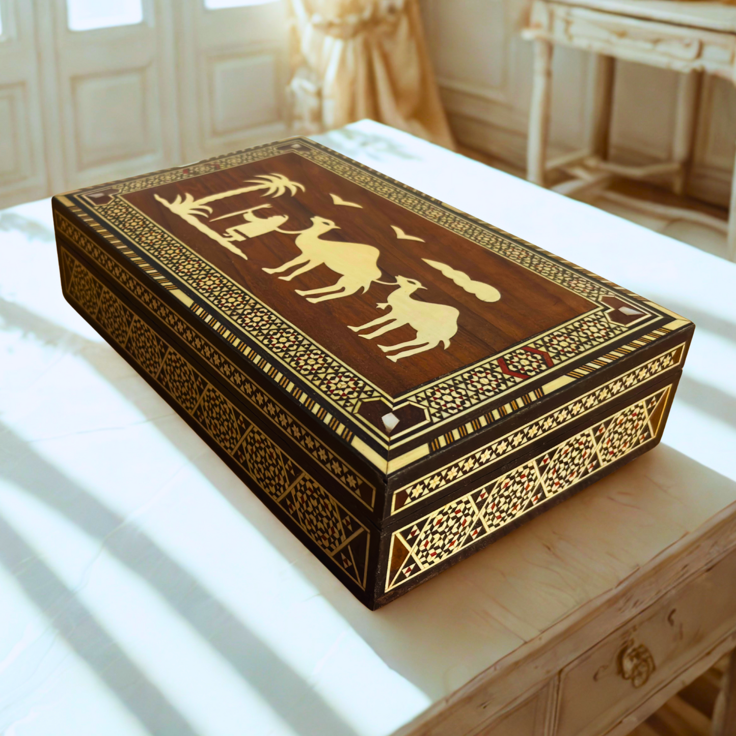 Zeldzame Vintage 1970 Kameel Mozaïekdoos – Handgemaakte Damascene Oosterse Kunst met Parel Inleg