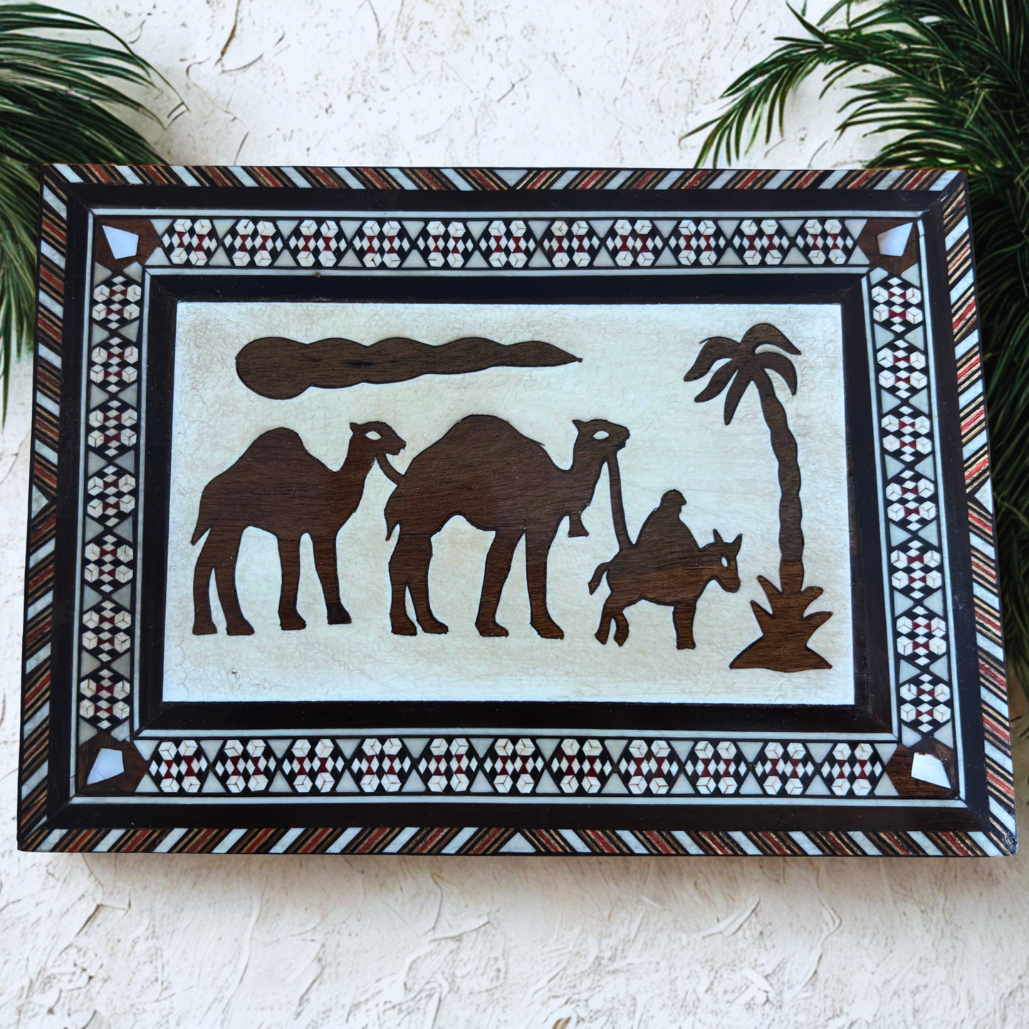 Caixa vintage de joias com mosaico de camelo – Arte damascena artesanal de 1970 com incrustação em madrepérola