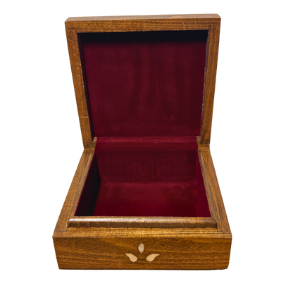 صندوق دمشقي فاخر – تطعيم بالصدف وبراعة المشغل العربي