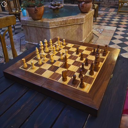 Piezas de Ajedrez de Madera – Diseño Clásico y Elegante