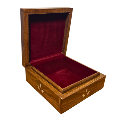 صندوق دمشقي فاخر – تطعيم بالصدف وبراعة المشغل العربي