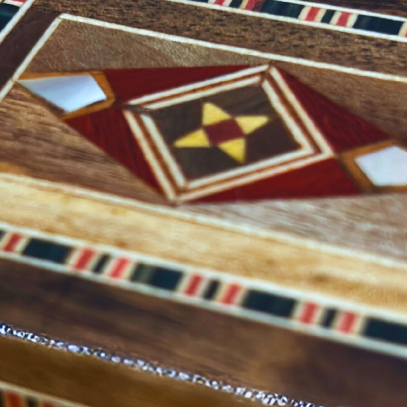 Caja de Anillo en Mosaico Artesanal de Damasco – Arte Tradicional y Terciopelo