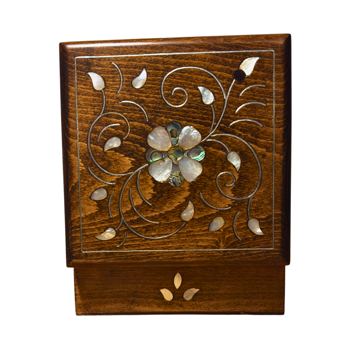 صندوق دمشقي فاخر – تطعيم بالصدف وبراعة المشغل العربي