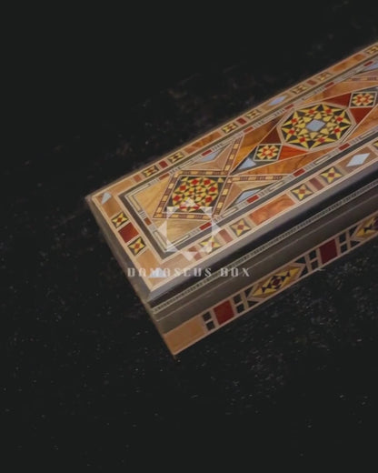 صندوق موزاييك دمشقي للأقلام والمجوهرات والمسبحة – فن مطعّم بالصدف
