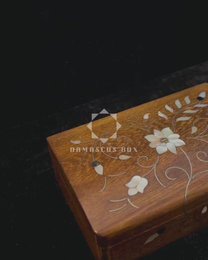 El Yapımı Şam Lüks Kutusu – Sedef & Kadife Zarafeti